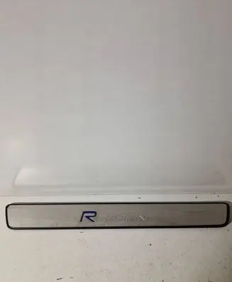 Volvo XC60 Front sill trim cover 31391248