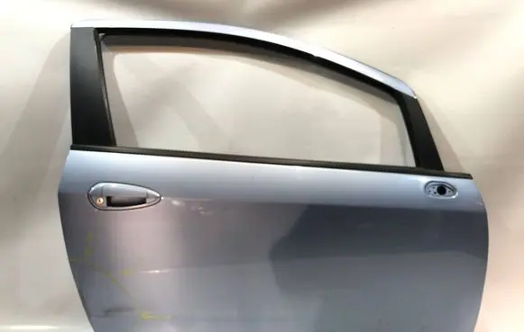 Fiat Grande Punto Front door