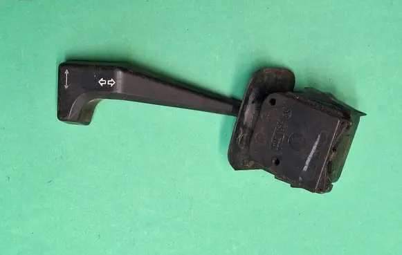 Opel Astra G Indicator stalk 90221174 4454271