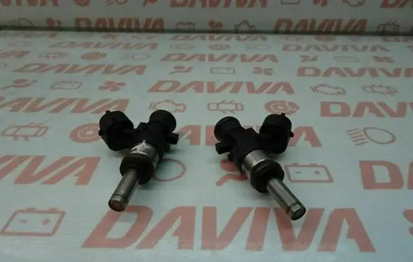 Skoda Octavia Mk2 (1Z) Fuel injector 06L906031A
