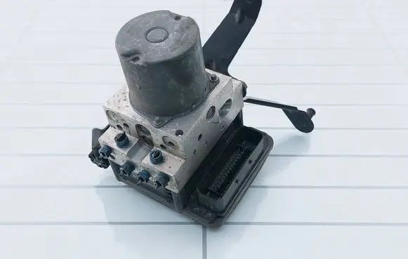BMW 5 E60 E61 ABS Pump 0265960327 6783360 6783362