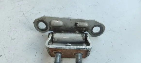Toyota Land Cruiser (J100) Loading door upper hinge 
