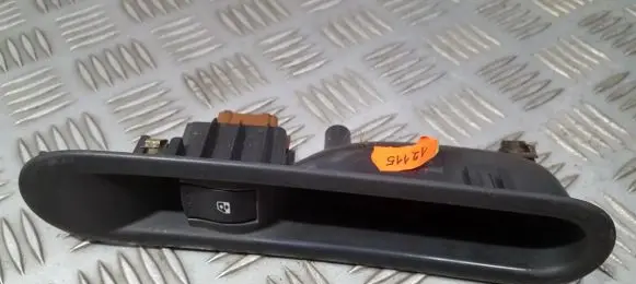 Renault Espace - Grand espace IV Electric window control switch 820032794 31144M