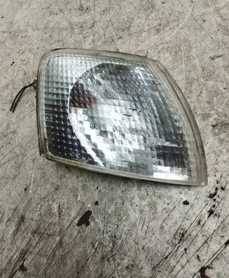 Volkswagen PASSAT B5 Front indicator light 