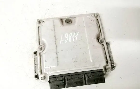 Renault Trafic II (X83) Engine control unit/module 0281010633 8200119842