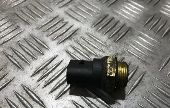 Opel Astra H Coolant temperature sensor 10095 100-95