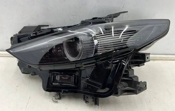 Mazda 3 Headlight/headlamp bcjh-51040 b0l5-67890