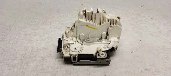 Jeep Grand Cherokee Front door lock A052111