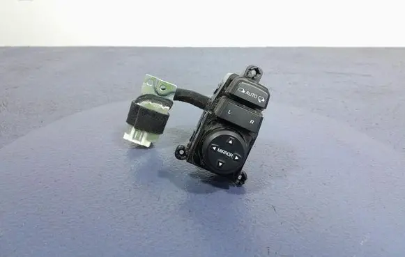 Hyundai Tucson JM Mirror heating switch 93573-D3000