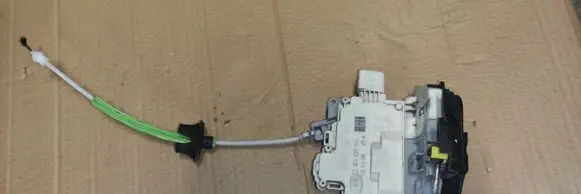 Audi A3 S3 A3 Sportback 8P Front door lock 4F0839016