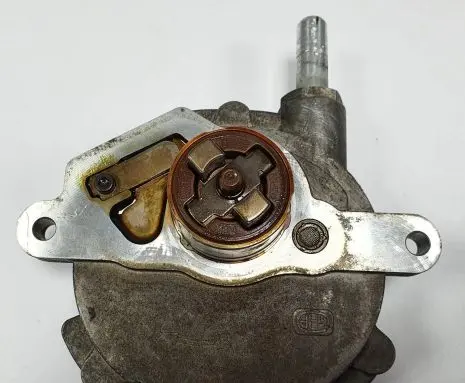 Mercedes-Benz E C207 W207 Vacuum pump A2712301665