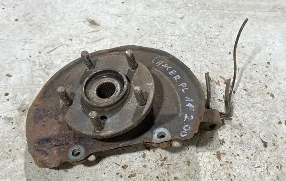 Mitsubishi Lancer X Front wheel hub spindle knuckle