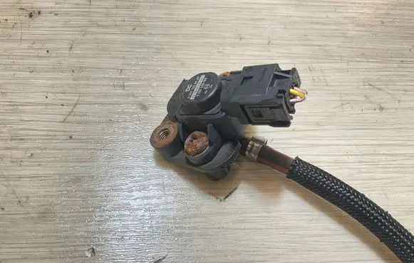 Mercedes-Benz Sprinter W906 Air pressure sensor A0071530028