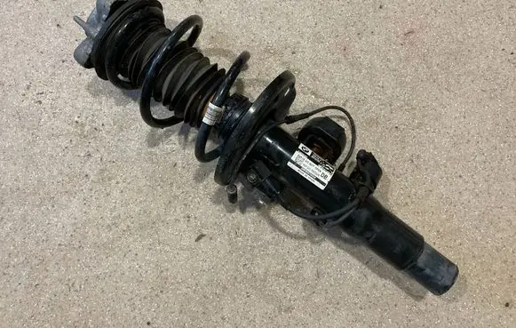 BMW 3 G20 G21 Front shock absorber/damper 6878736