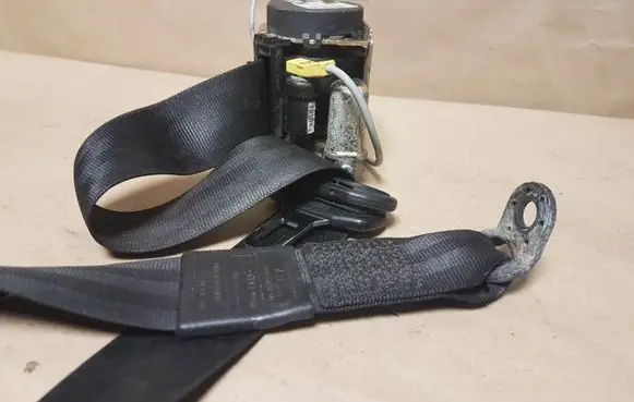 Audi A6 S6 C5 4B Front seatbelt 4B0857706C 560575400A
