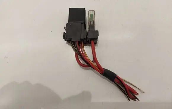 Volkswagen PASSAT B3 Other relay 357927843 161937555