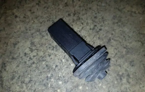 BMW 3 E46 Fuel tank opening switch 8228939
