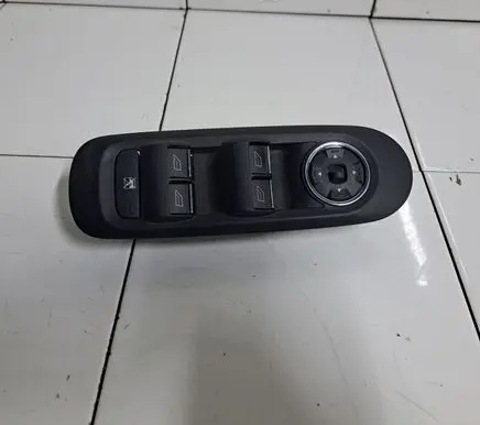Ford Mondeo MK IV Electric window control switch 7S7T14A132AB