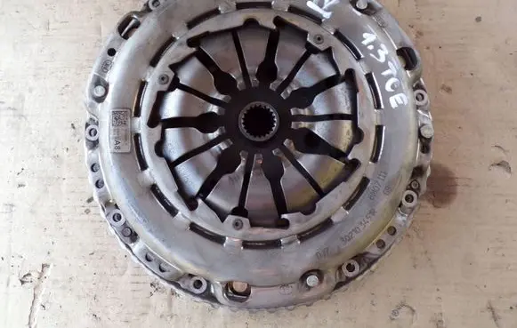 Renault Captur Clutch set kit 302053062R