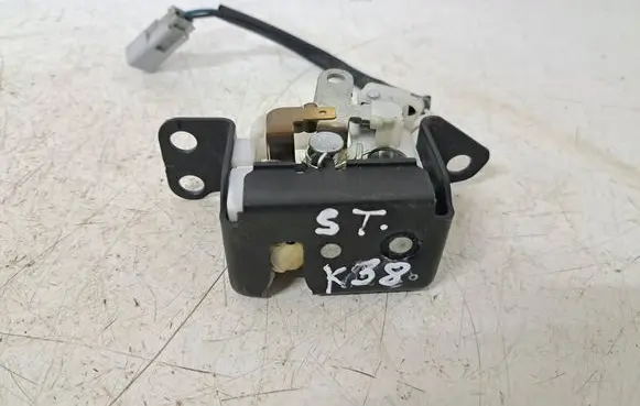 Honda CR-V Tailgate window lock/catch/latch