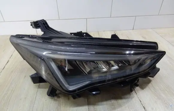 Seat Leon (5F) Headlight/headlamp 10F941008H