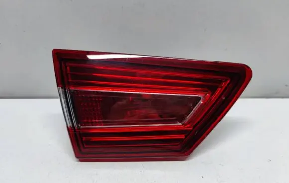 Renault Clio IV Tailgate rear/tail lights