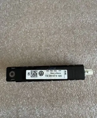 Volkswagen Jetta USA Aerial antenna amplifier 920554005 17A035577E