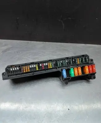 BMW 5 E60 E61 Fuse module 6957330