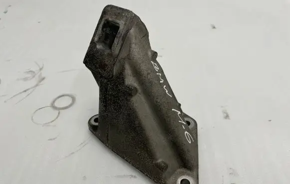 BMW M6 Engine mounting bracket 2284112