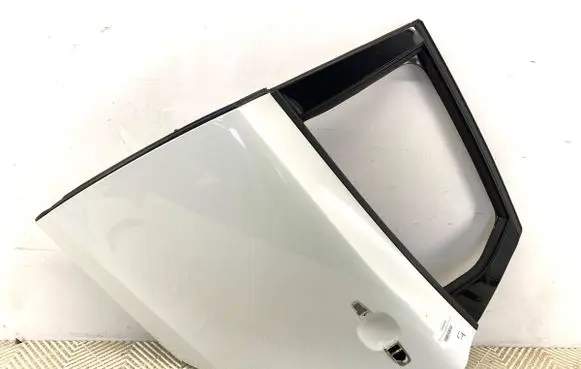 Volvo V40 Rear door