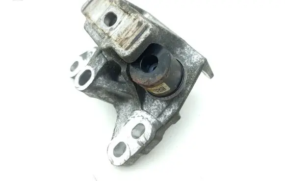 Land Rover Evoque II Engine mount bracket K8D26F030AA