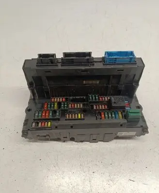 BMW 5 F10 F11 Fuse module 9234421