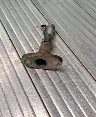 Nissan X-Trail T30 Engine coolant pipe/hose