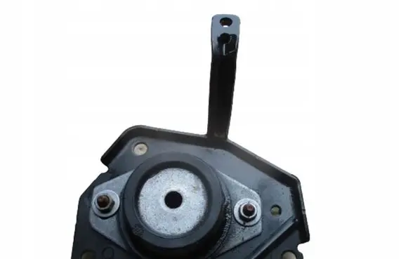 Peugeot RCZ Engine mount bracket