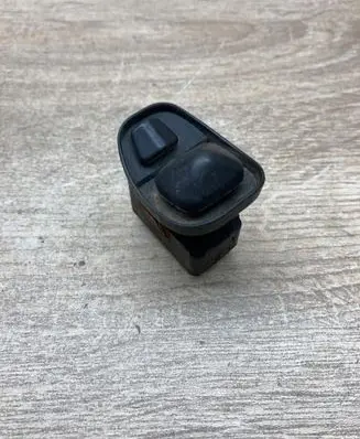 BMW 3 E36 Wing mirror switch 1369331 03830700