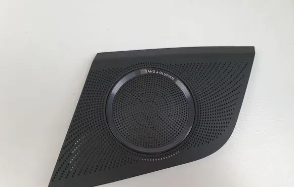 Side speaker trim/cover