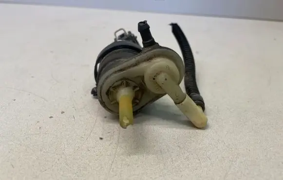 Opel Astra H Windscreen/windshield washer pump