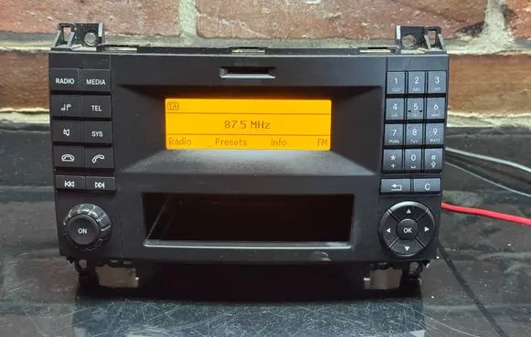 Mercedes-Benz Sprinter W906 Radio/CD/DVD/GPS head unit A9069001203 A9069028201