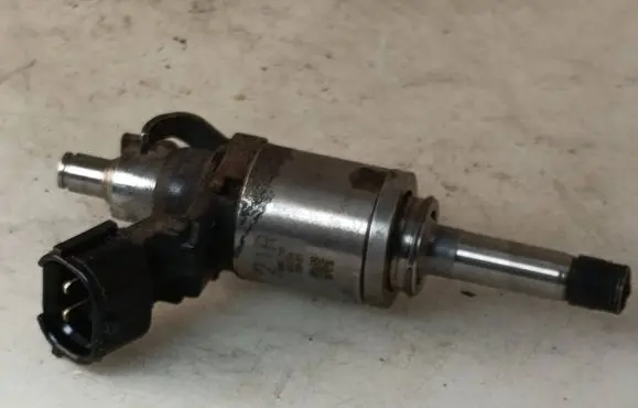 Fuel injector