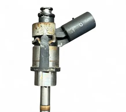 Fuel injector