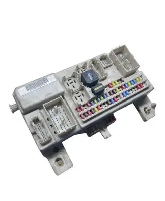 Ford Focus Fuse module 4M5T14A073BD 519098305 00063205