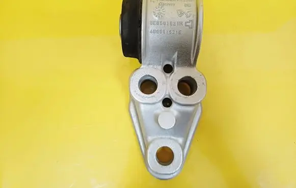 Volkswagen PASSAT B5.5 Rear axle beam mounts housing 4B0501522E 4B0501521E 8E0501521H