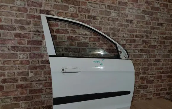 KIA Picanto Front door