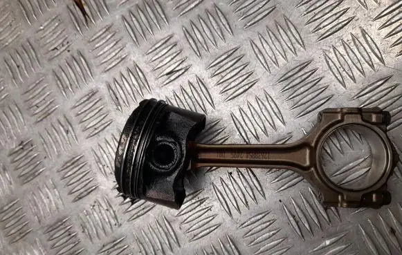 Opel Astra K Piston with connecting rod 12638854