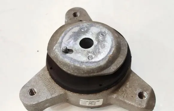 Maserati Ghibli Gearbox mounting bracket 06700036310