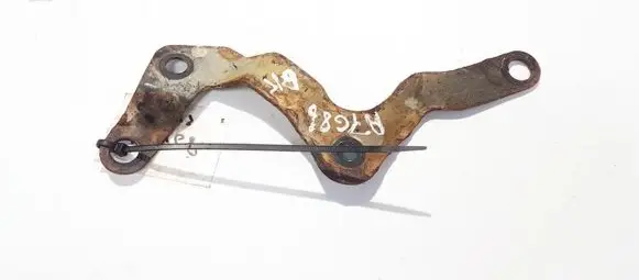 Subaru Outback Bracket in trunk/boot 