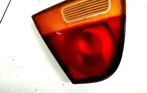 Mitsubishi Carisma Tailgate rear/tail lights MB9529 291801