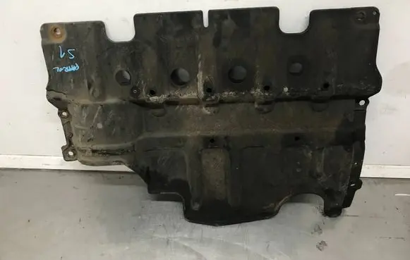Nissan Patrol Y61 Center/middle under tray cover 50820VB000
