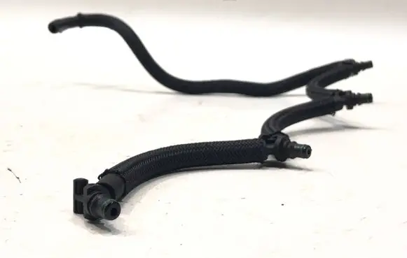 Volvo V50 Fuel line pipe