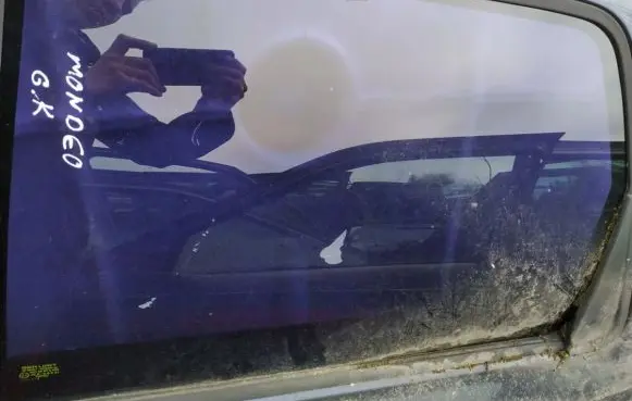 Ford Mondeo MK II Rear door window glass